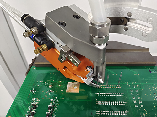 Desktop automatic foot cutting machine